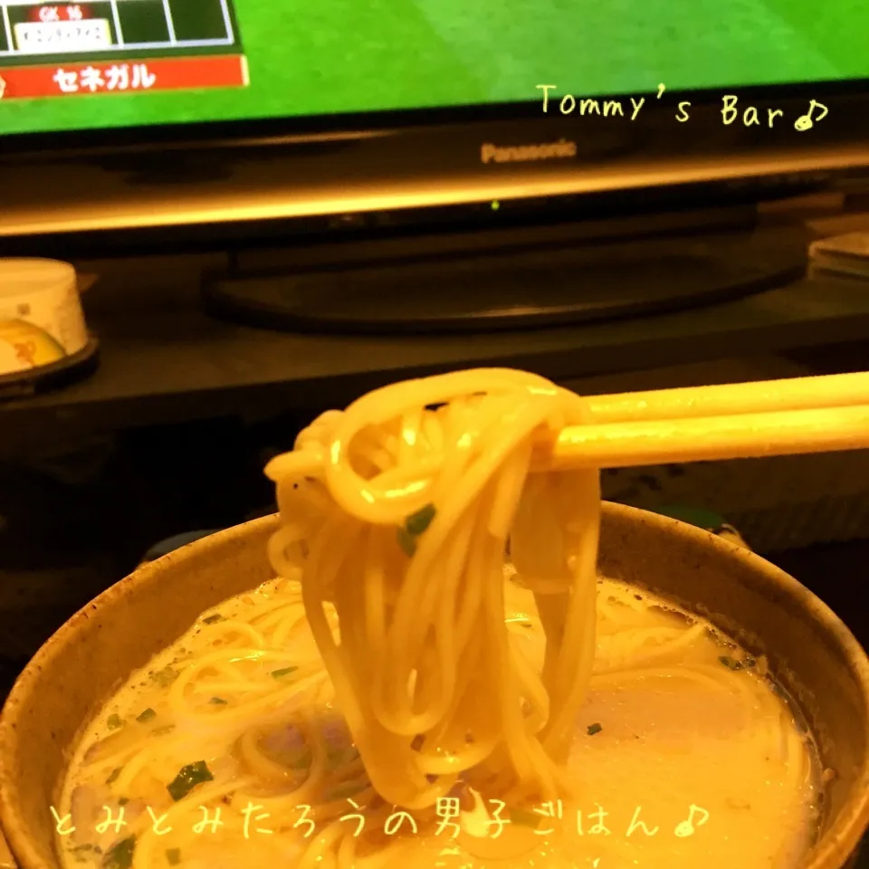 Snapdishの料理写真:ワールドカップ！日本✖︎セネガル戦！久留米とんこつラーメン♪|とみとみたろうの男子ごはん♪さん