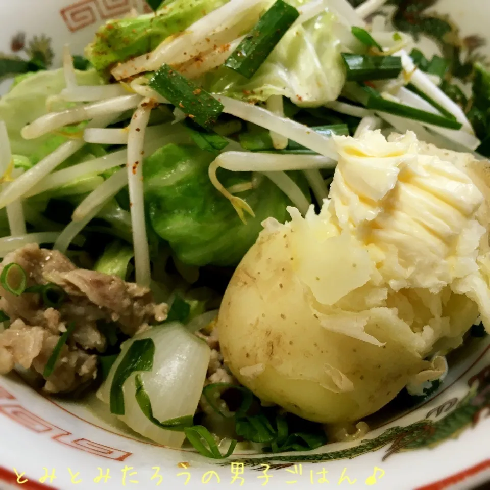 採りたて新じゃがバター入り！野菜たっぶり味噌タンメン♪|とみとみたろうの男子ごはん♪さん