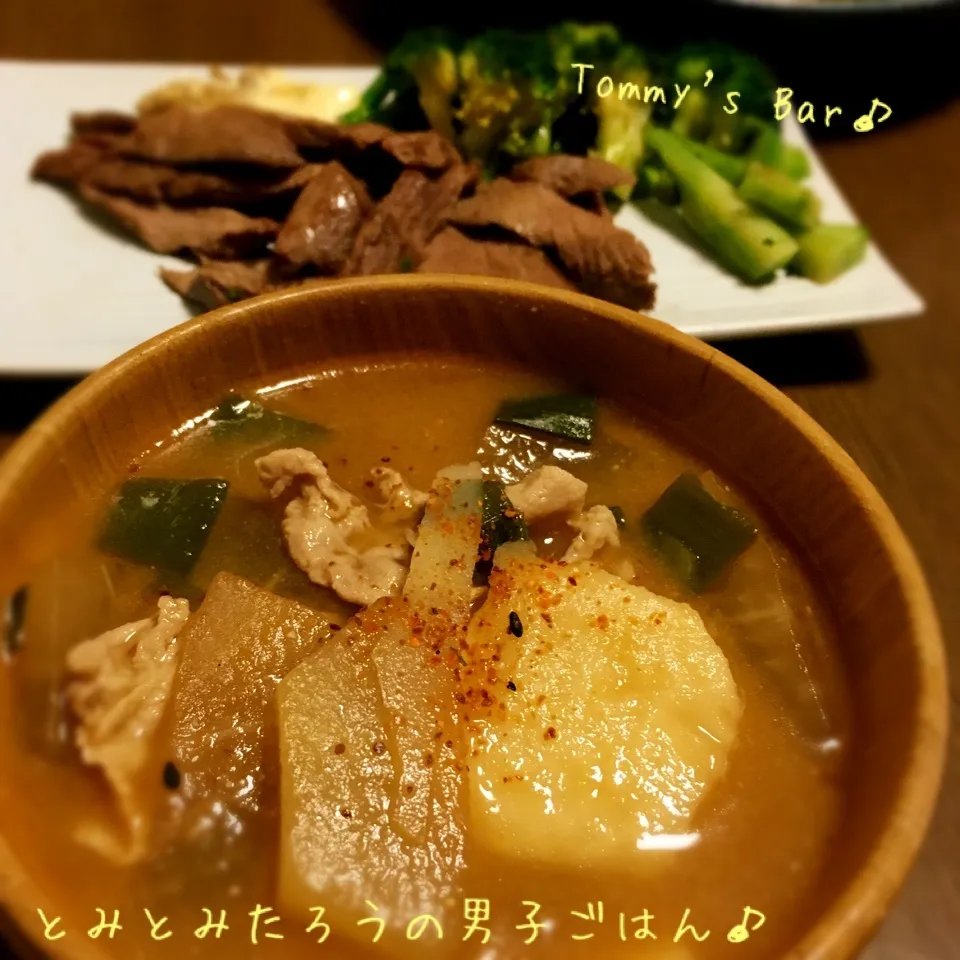 Snapdishの料理写真:七味を追加した豚汁〜♪|とみとみたろうの男子ごはん♪さん