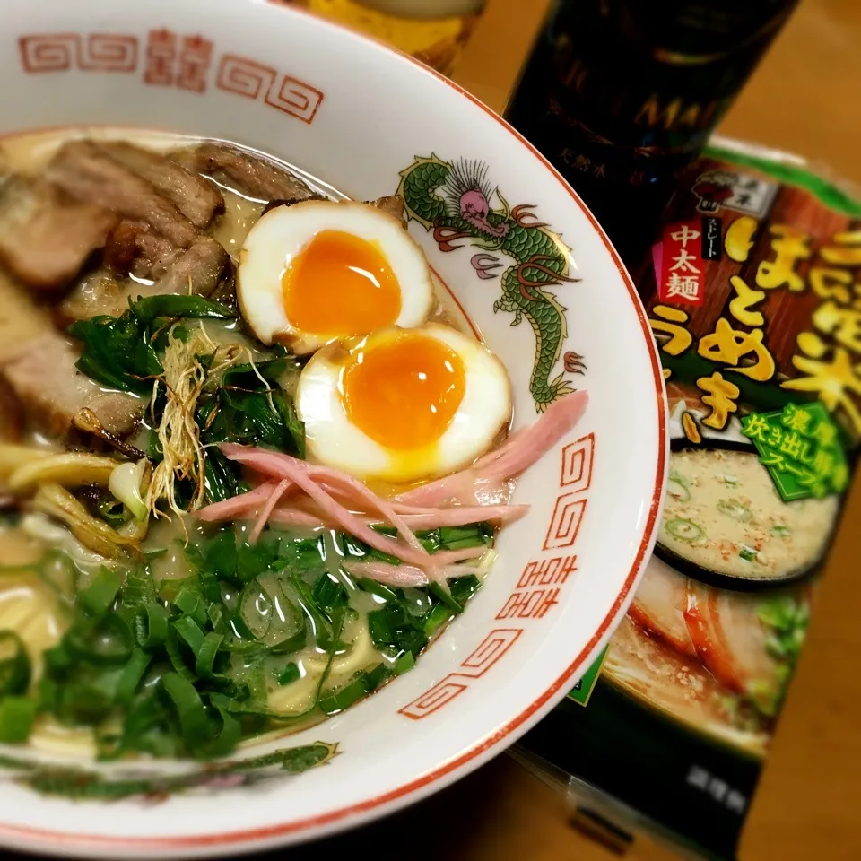 トッピング全部入りな五木食品久留米とんこつラーメン♪|とみとみたろうの男子ごはん♪さん