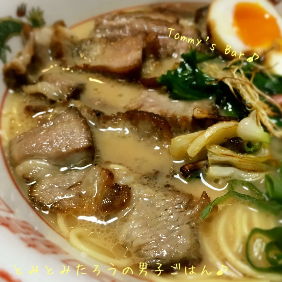 芽子ニンニク✖︎焼豚✖︎煮卵入りな！久留米とんこつラーメン♪|とみとみたろうの男子ごはん♪さん