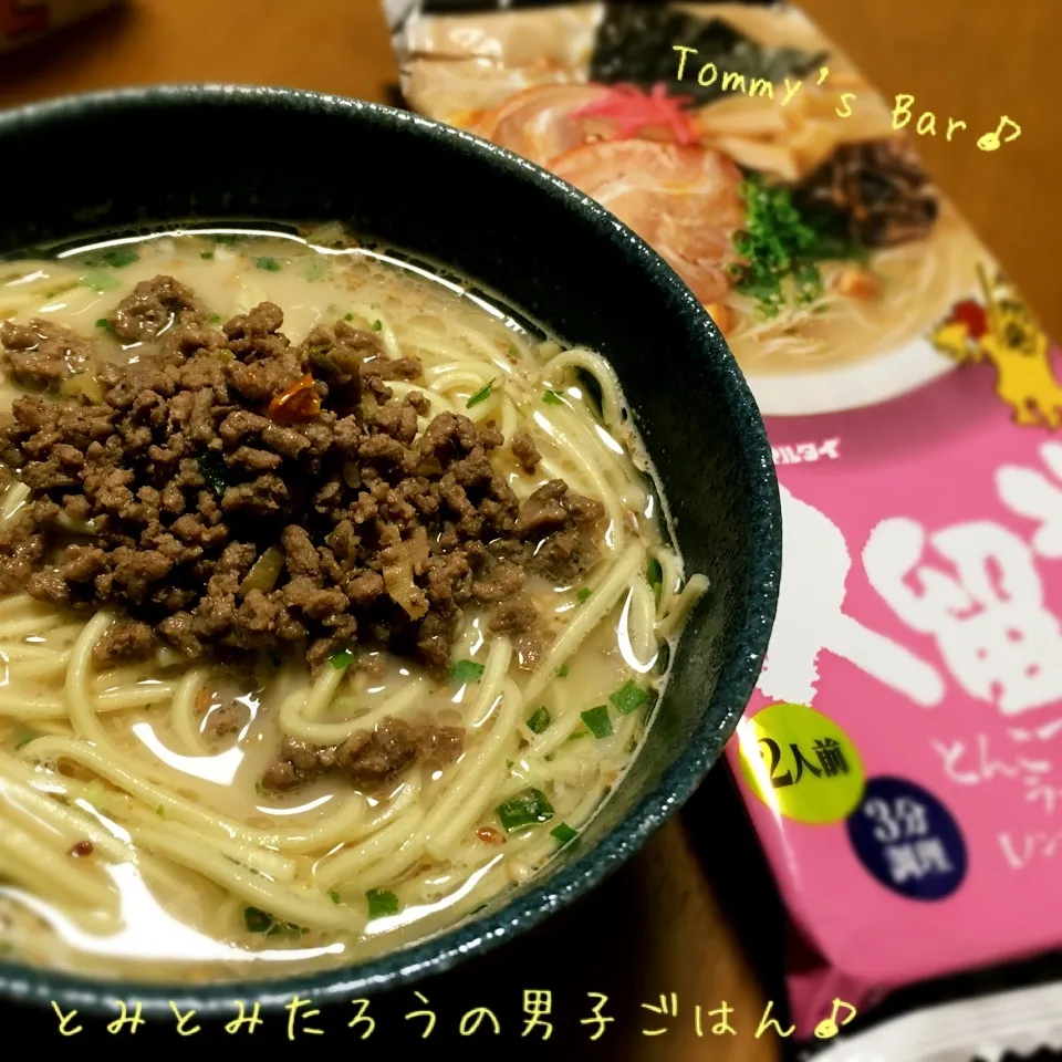 Snapdishの料理写真:深夜のお疲れ！とんこつラーメン♪|とみとみたろうの男子ごはん♪さん