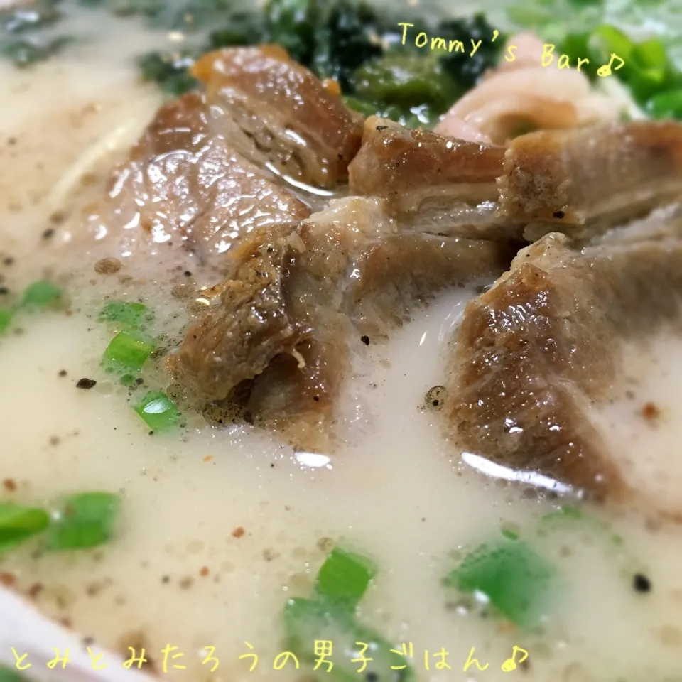 極旨し！熊本豚骨焼豚マー油ラーメン♪|とみとみたろうの男子ごはん♪さん