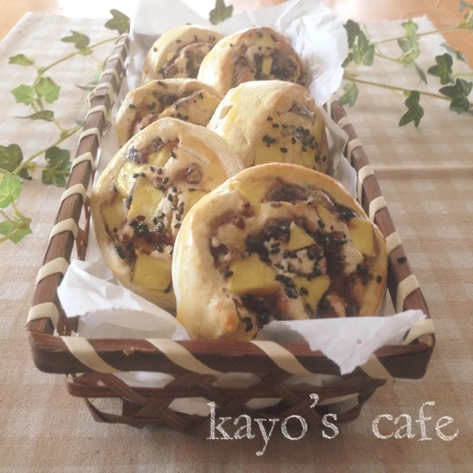 自家製ホットケーキミックスで♪小倉あんとさつまいものパン|kayopyさん