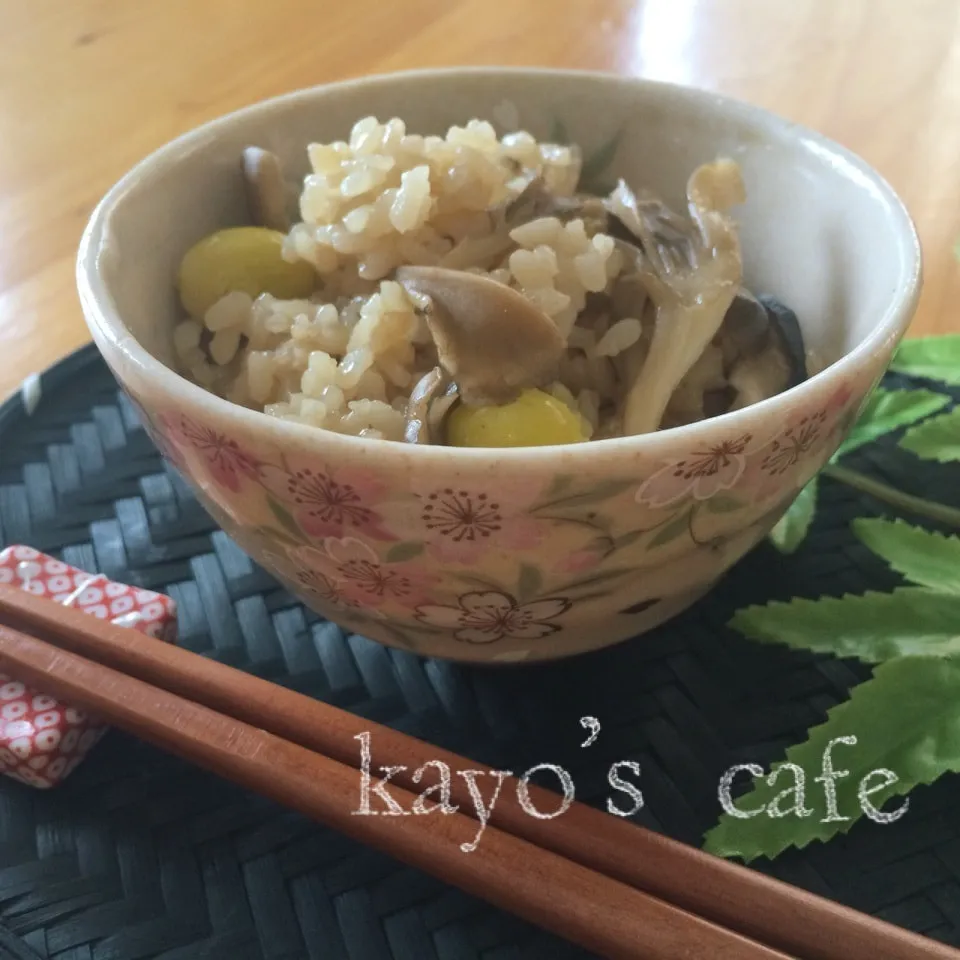 秋の味覚♪きのこと銀杏の炊き込みごはん|kayopyさん