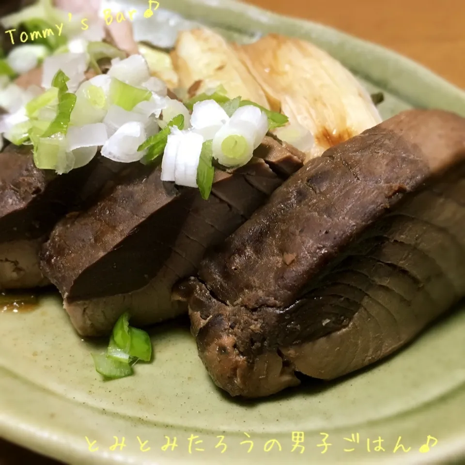 Snapdishの料理写真:焼きネギ✖︎カツオのタタキの煮付け♪|とみとみたろうの男子ごはん♪さん