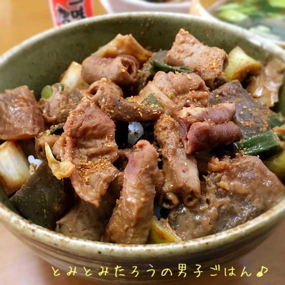 Snapdishの料理写真:どて丼♪|とみとみたろうの男子ごはん♪さん