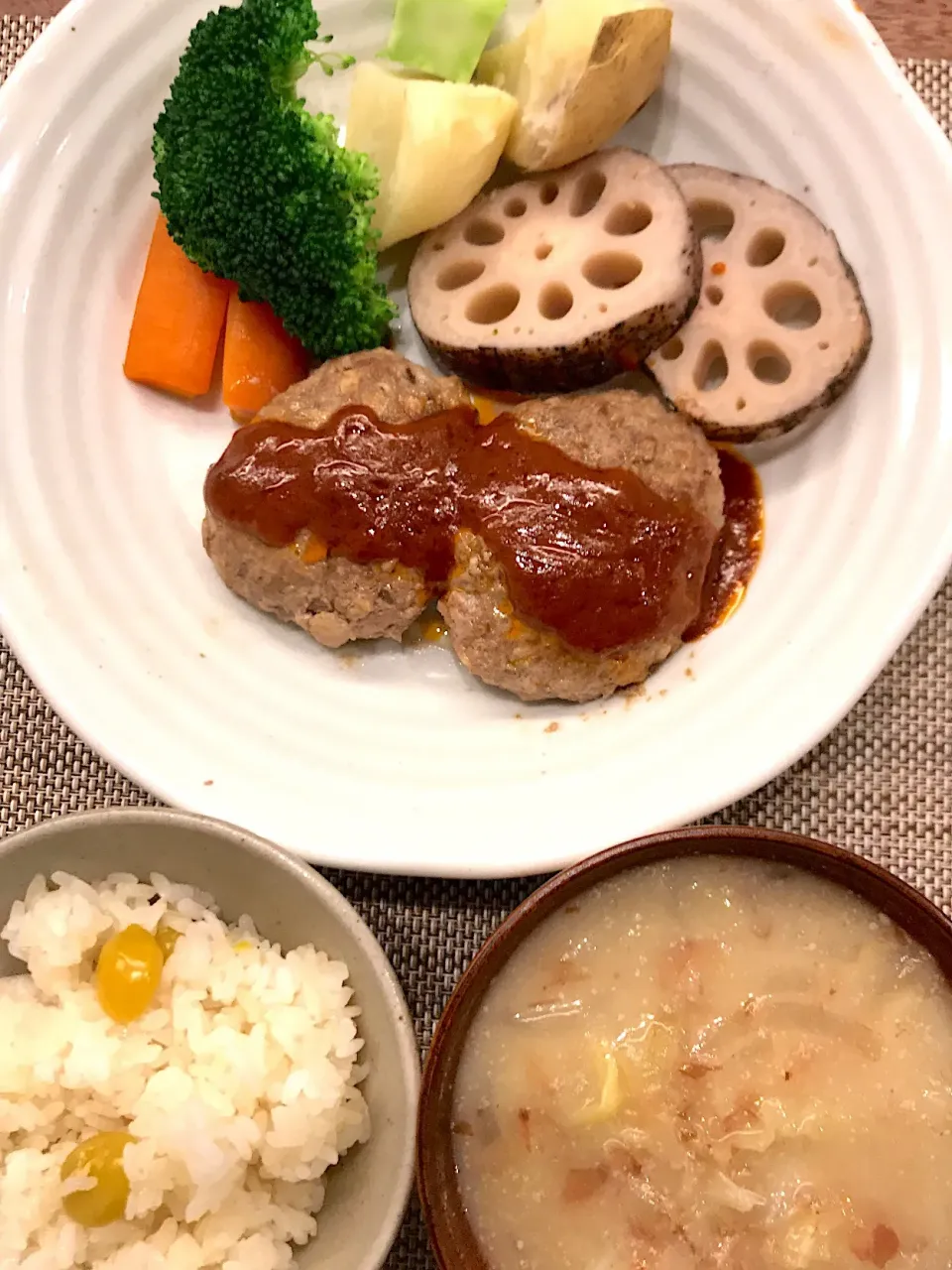 ハンバーグ定食|すずみさん