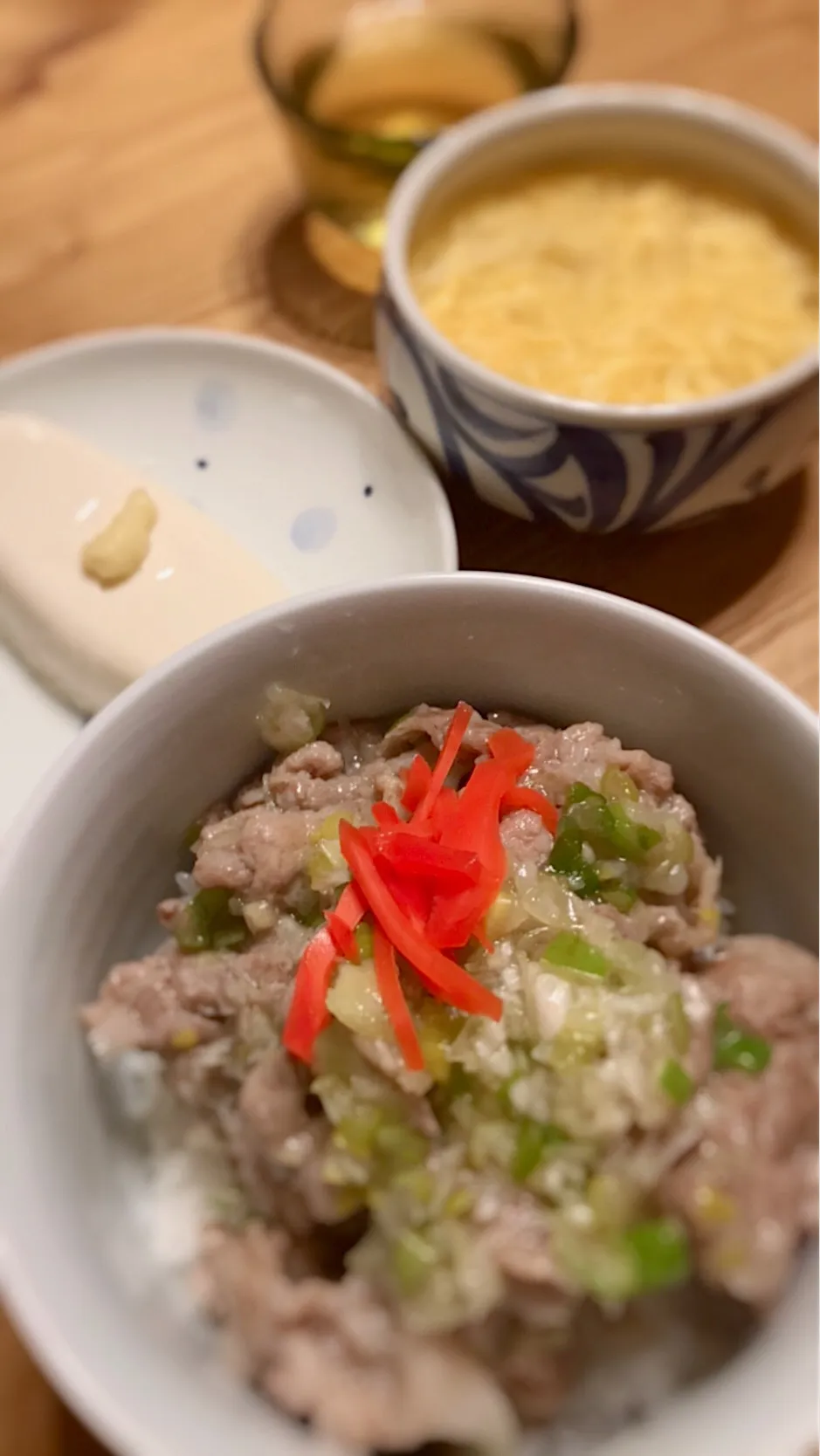 今日の夕食メニュー【ねぎ塩豚丼】|ｌａｖｅｎｄｅｒｆ❜mさん