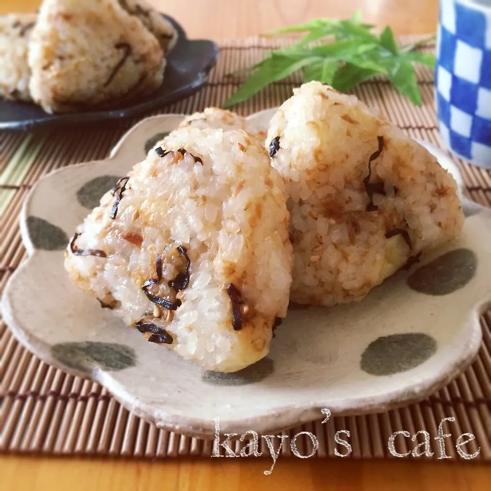 塩昆布ツナチーズの焼きおにぎり♡|kayopyさん