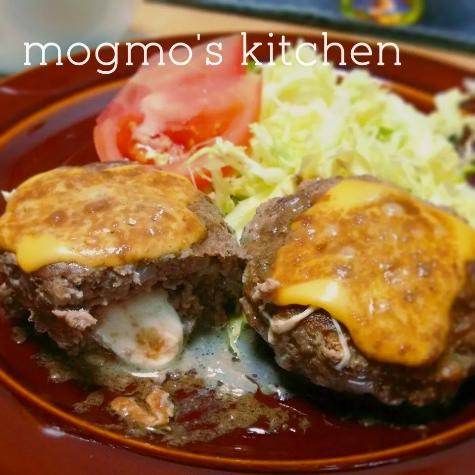 とろーりチーズ&肉汁ジューシー♪ダブルチーズハンバーグ|mogmoさん