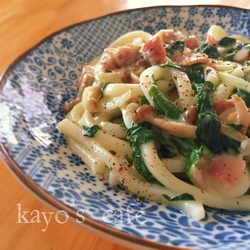 Snapdishの料理写真:ほうれん草とベーコンのチーズクリームうどん♪|kayopyさん