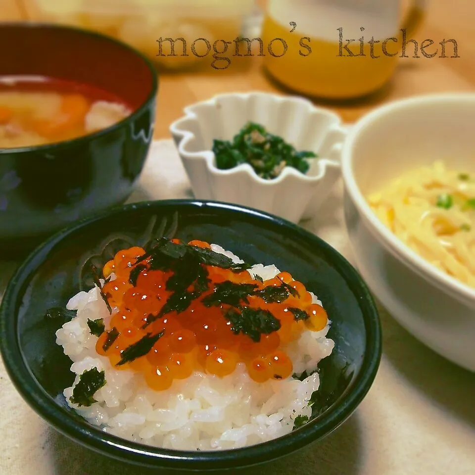 ちょっぴり贅沢♪いくら丼定食|mogmoさん