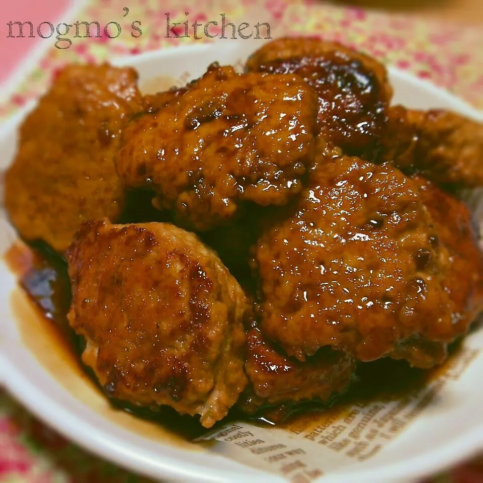 食感ふわふわ♪甘辛味でご飯が進む♪鶏のつみれの照り焼き|mogmoさん