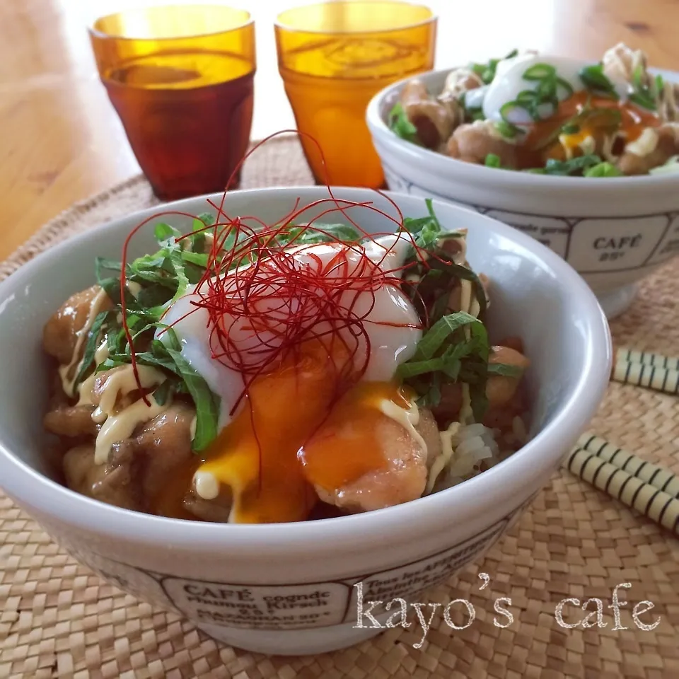 照りマヨチキン丼♡温玉のっけ|kayopyさん