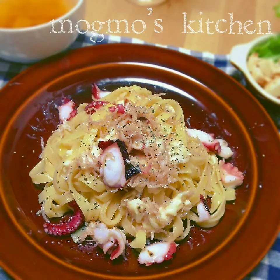 食べ応えあり♪簡単♪ちりめんじゃこと蛸のガーリック風味パスタ|mogmoさん