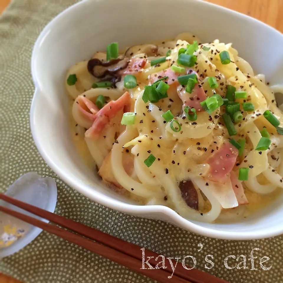 Snapdishの料理写真:クリーミー♡カルボナーラうどん|kayopyさん