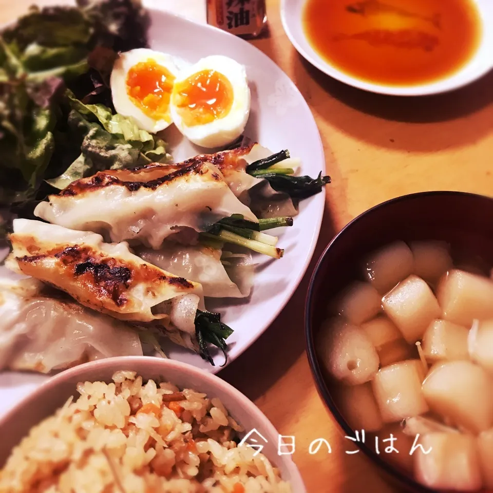 Snapdishの料理写真:ねぎと豚肉の包み焼き、鶏ごぼうの炊き込みご飯⭐︎|kaokaoさん