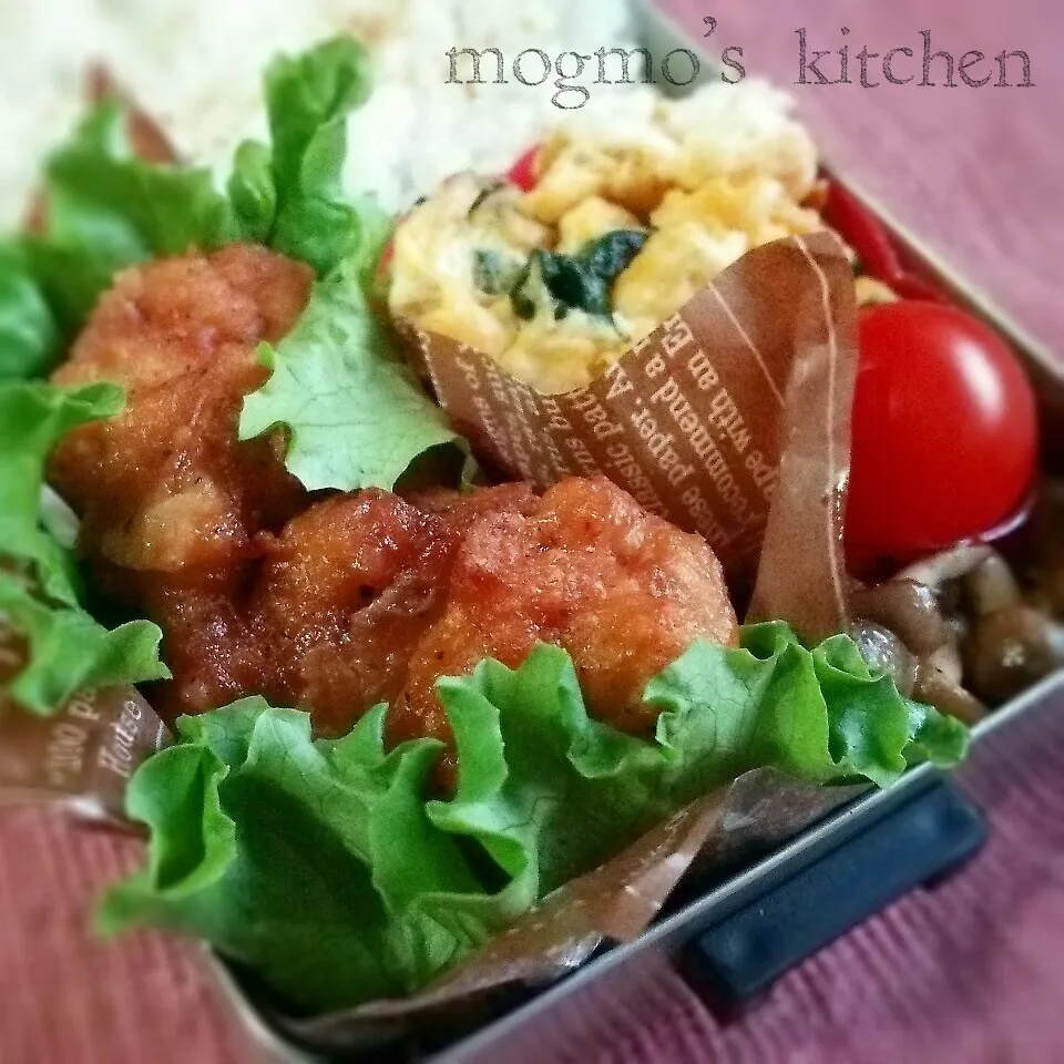 鶏の唐揚げ&しめじの黒胡椒炒め♪主人のお弁当|mogmoさん