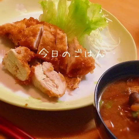 Snapdishの料理写真:鶏胸肉のチーズインカツ、豚汁⭐︎|kaokaoさん