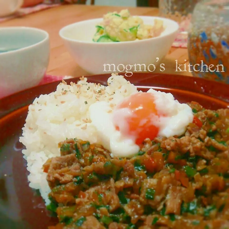 豚コマで簡単♪ガッパオ風―今日の晩ご飯|mogmoさん