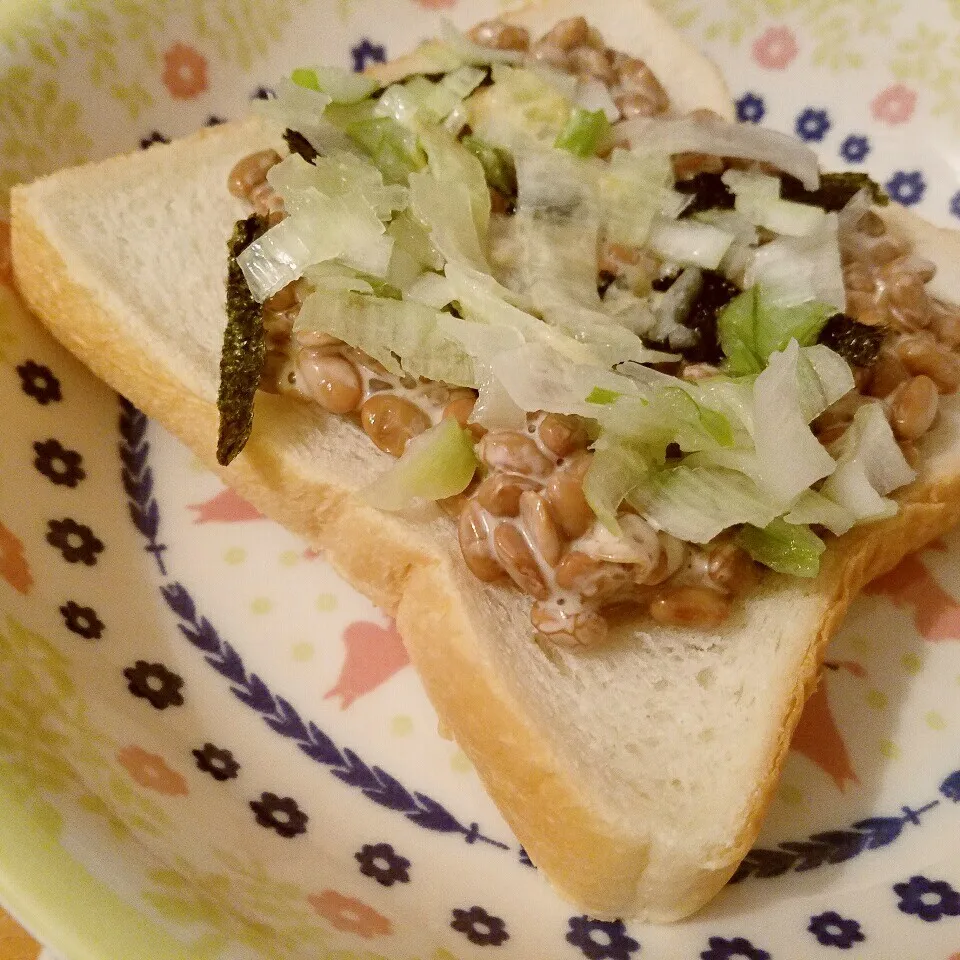 おつまみ納豆和風オープンサンド|Saemi Takahashiさん