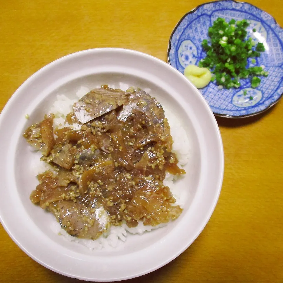 Snapdishの料理写真:【株主優待レシピ】天然あじ丼♪|パーケイさん