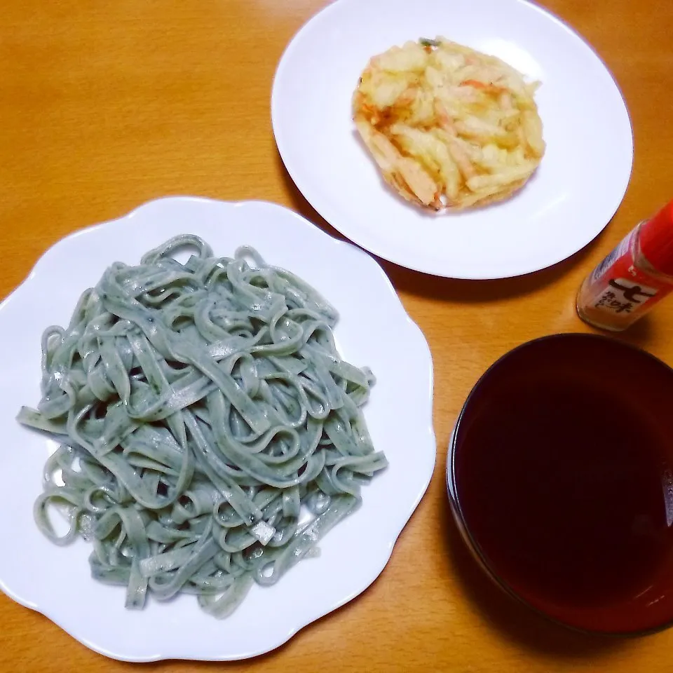 【株主優待レシピ】よもぎ入りきしめん♪烏骨鶏だしつゆで|パーケイさん