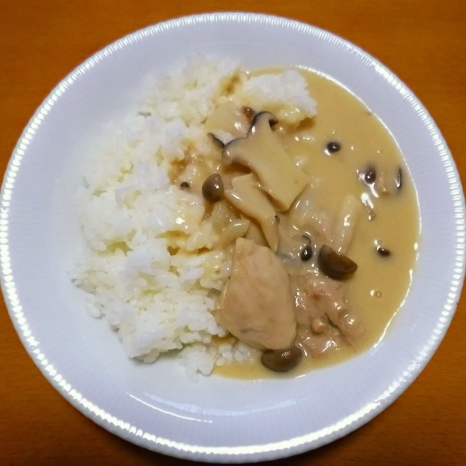 【株主優待レシピ】シチューオンライス（鶏肉のクリーム煮）♪|パーケイさん