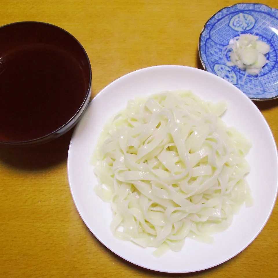 【株主優待レシピ】きしめん♪烏骨鶏だしつゆ|パーケイさん