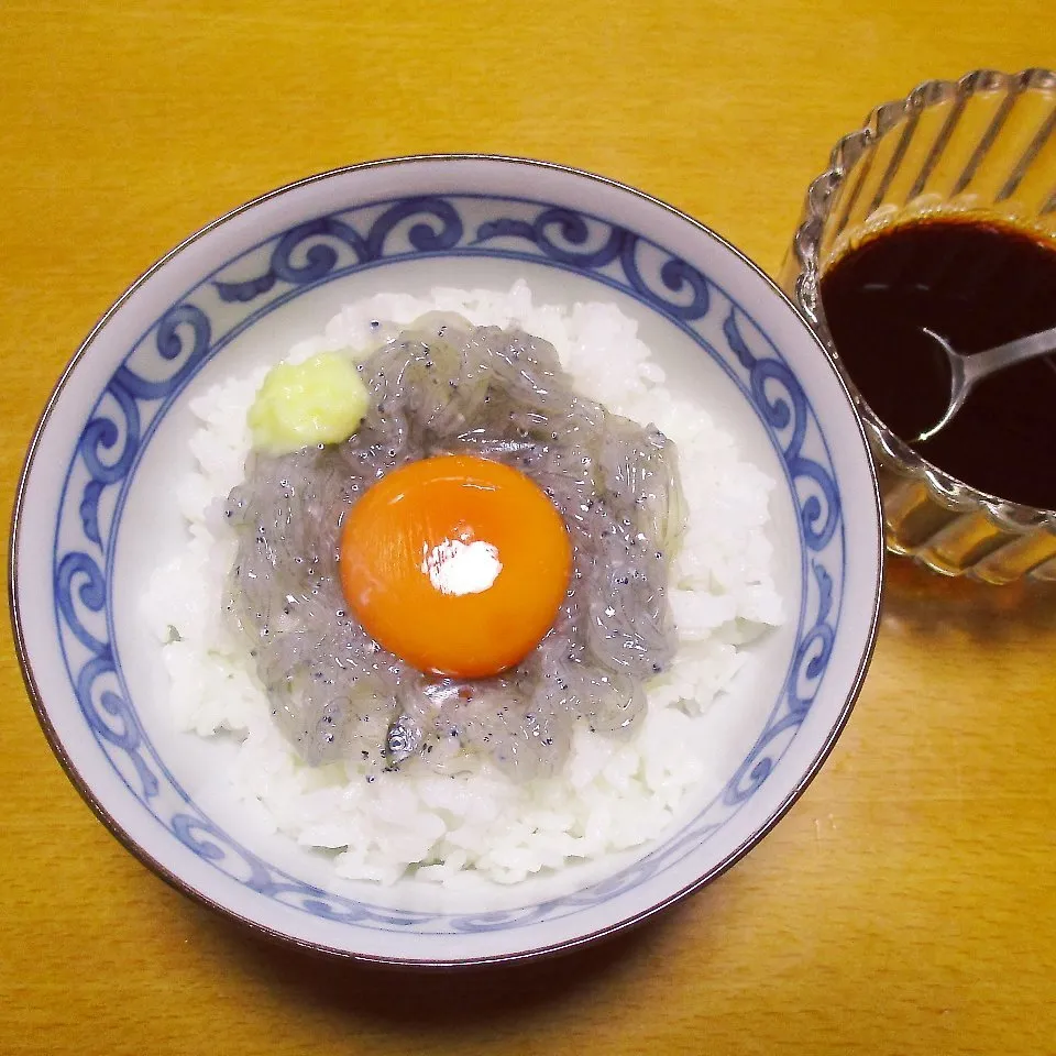 【株主優待レシピ】生しらす丼♪九州甘口さしみ醤油で|パーケイさん