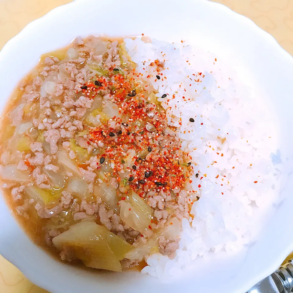 Snapdishの料理写真:白菜とひき肉のあんかけ丼|ぽんごさん