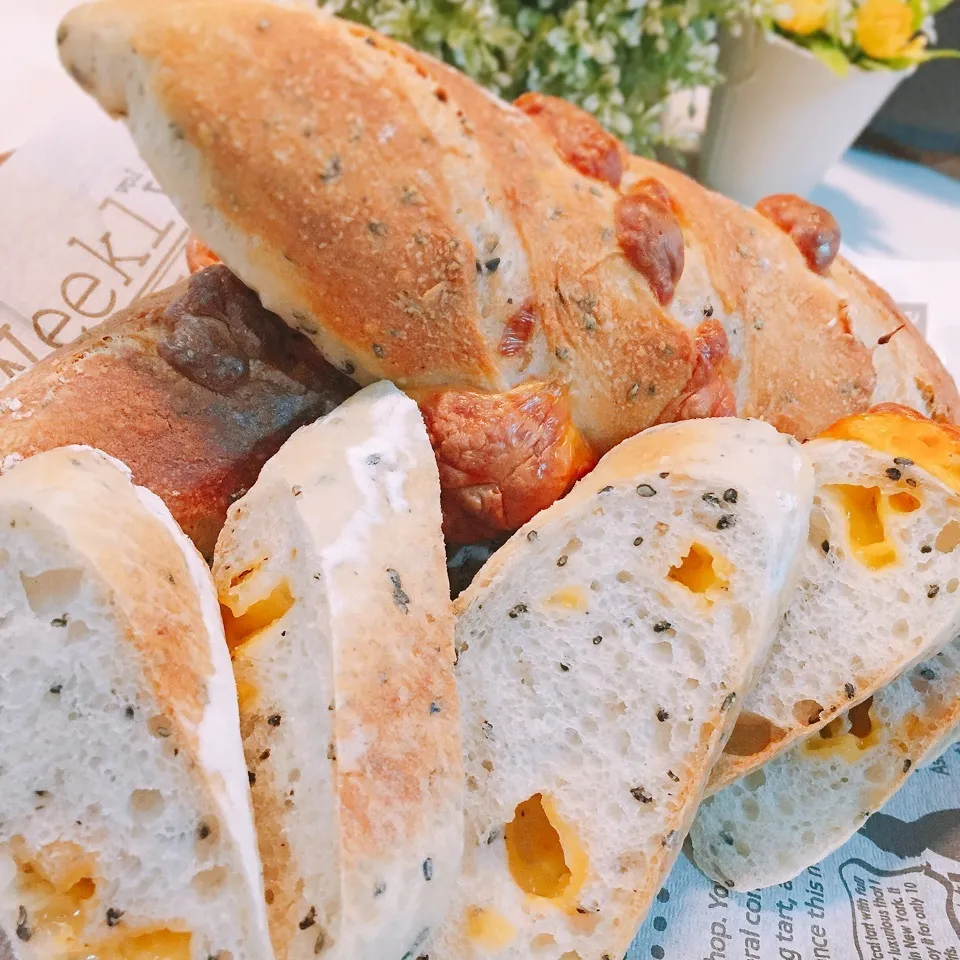 ゴムベラで混ぜる✨ゴマとチーズのフランスパン🥖|bba.naoさん