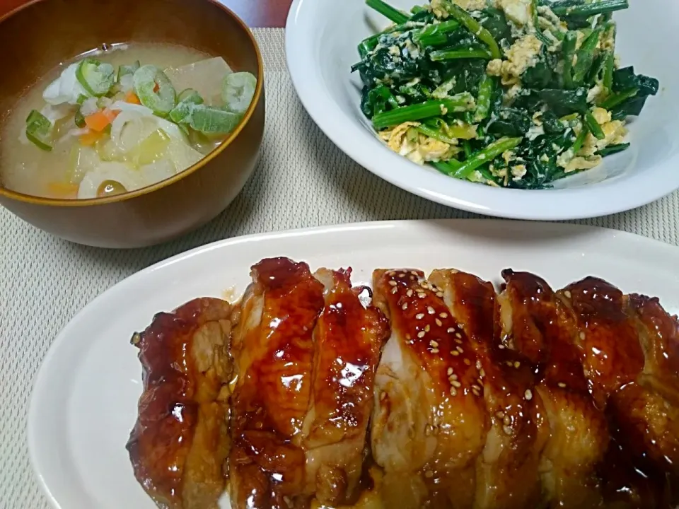 ☆今日の晩ごはん☆  鶏の照り焼き   ほうれん草ソテー  豚汁|hamamaさん