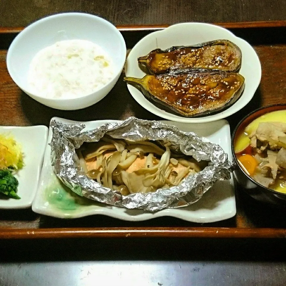 夕食🌃🍴鮭のホイル焼き|ひなちゃんさん