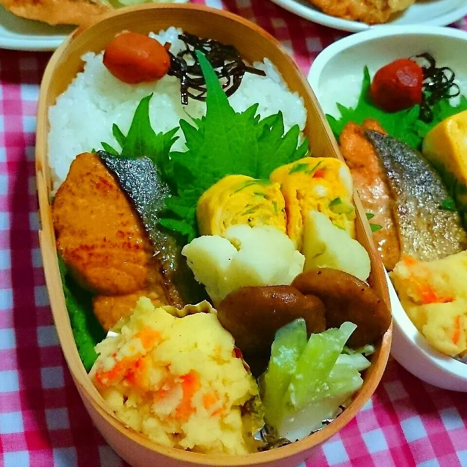 生鮭のバター醤油弁当🍱|ひなちゃんさん