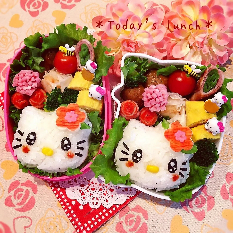 お花の耳飾りのキティちゃん弁当♡|usacoさん