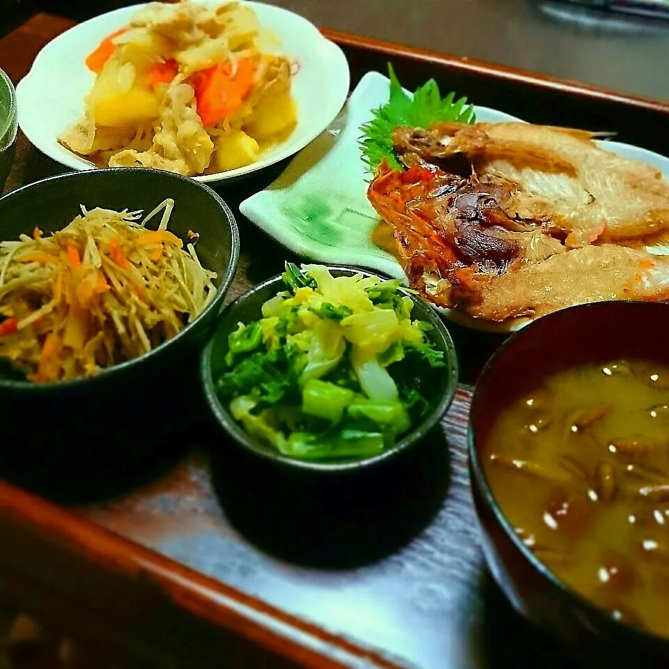 Snapdishの料理写真:金目鯛の開きと肉じゃが定食|ひなちゃんさん