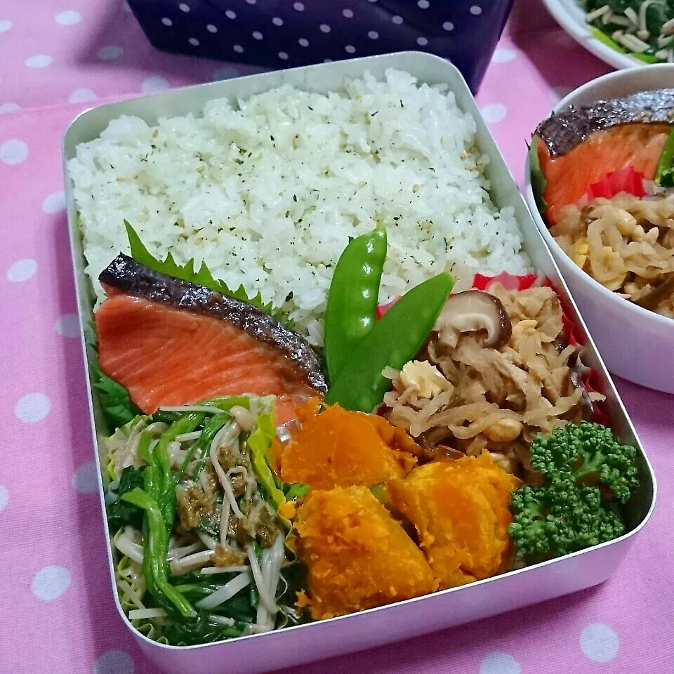 焼き鮭と野菜のふき味噌弁当 。|ひなちゃんさん