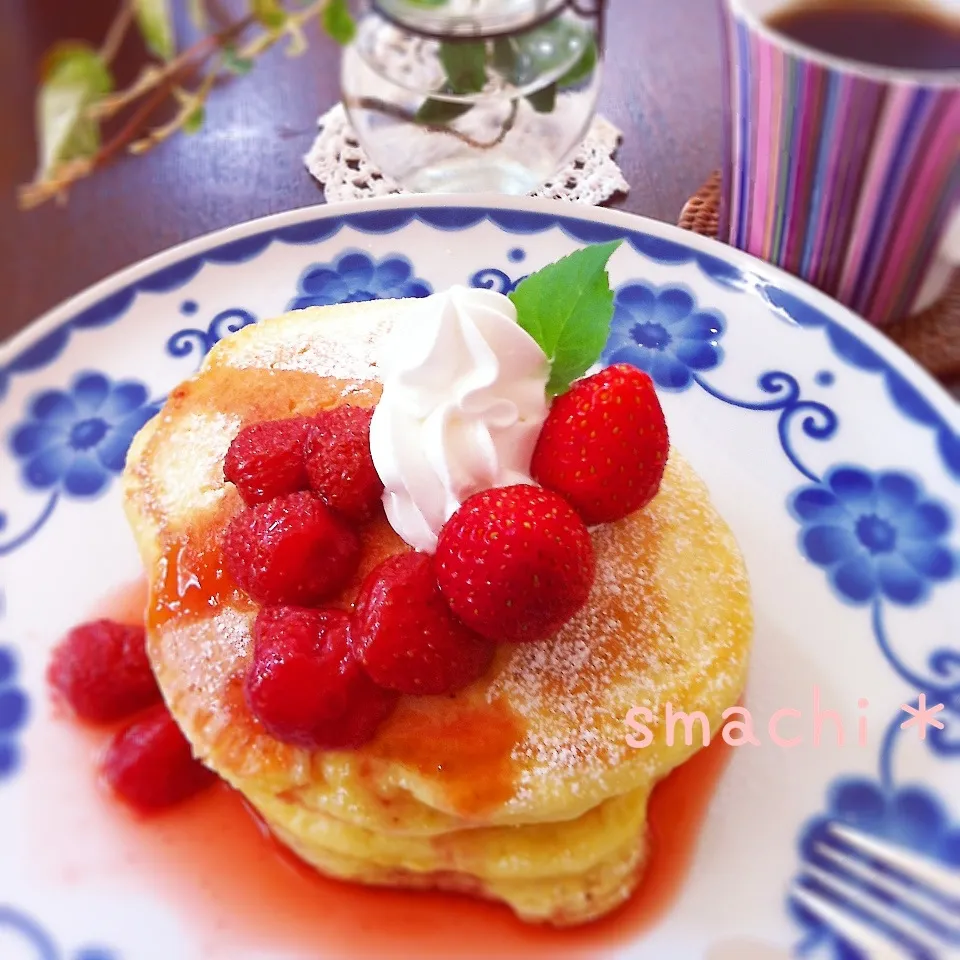 ストロベリーパンケーキ♡|まち＊さん