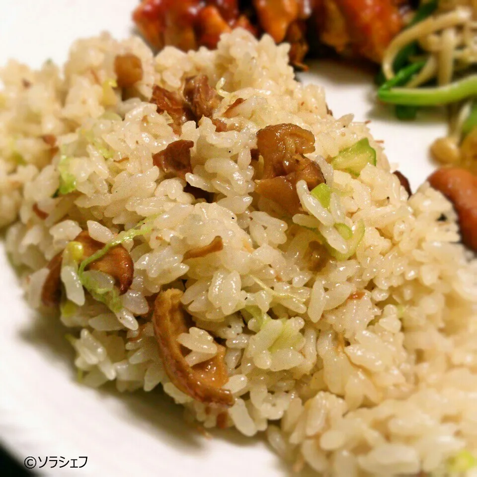 Snapdishの料理写真:焼き鳥缶de混ぜご飯|ソラシェフさん