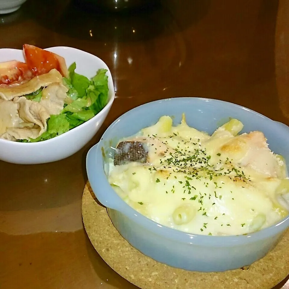 Snapdishの料理写真:6*12 シャケグラタン＆豚しゃぶサラダ～♪|rinrin*mama*さん