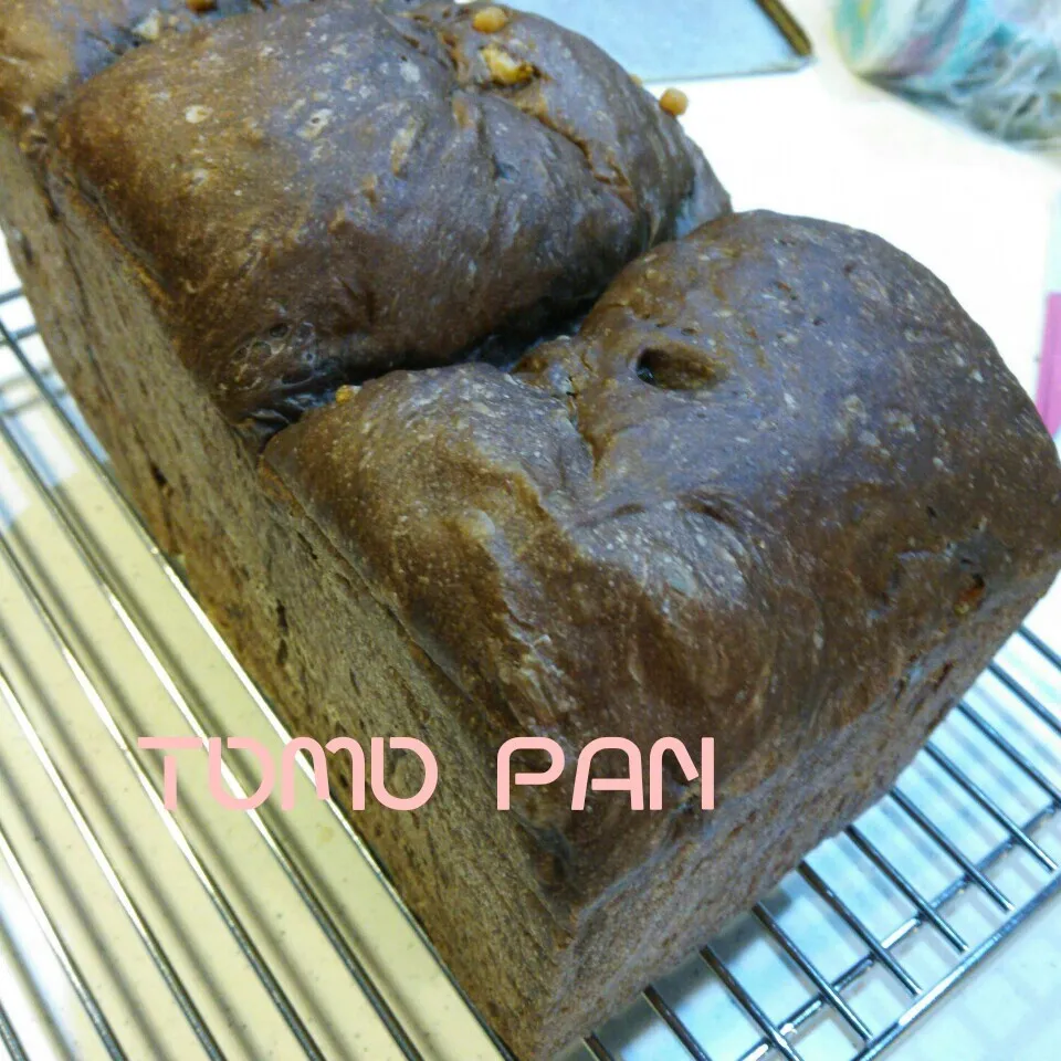 やばウマ！オレンジピールとメープル風味ココア食パン|トモさん