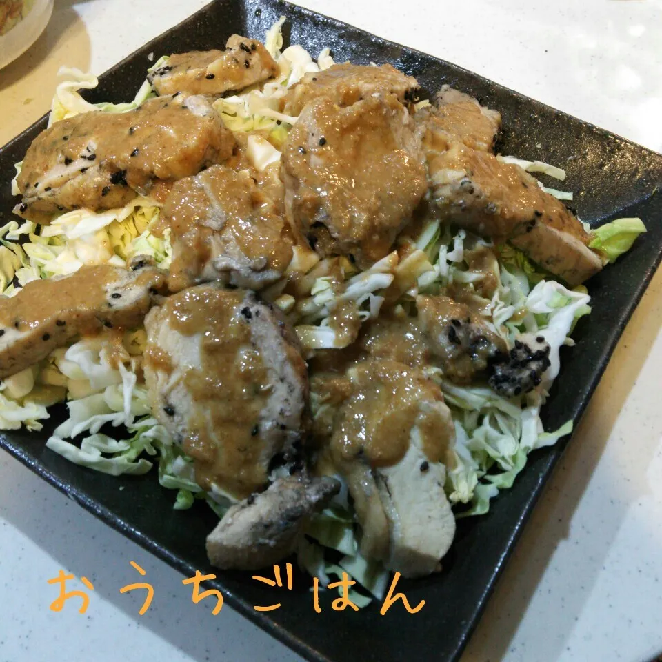 Snapdishの料理写真:胸肉の練りゴマサラダ|トモさん