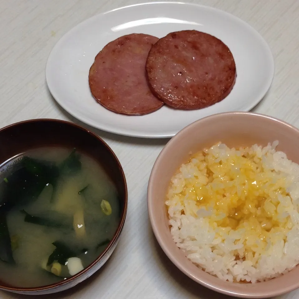 ハムステーキと卵かけご飯|わさびまめさん