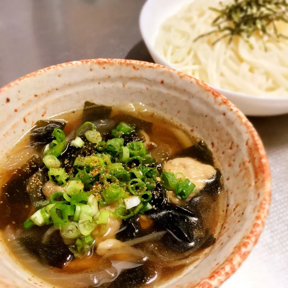 Snapdishの料理写真:つけうどん♪具沢山鶏ごぼう|あるぱかさん