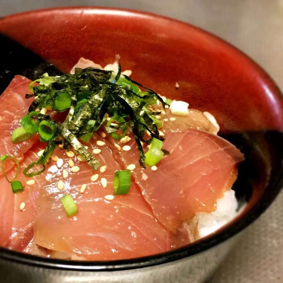 鰤の漬け丼♪|あるぱかさん