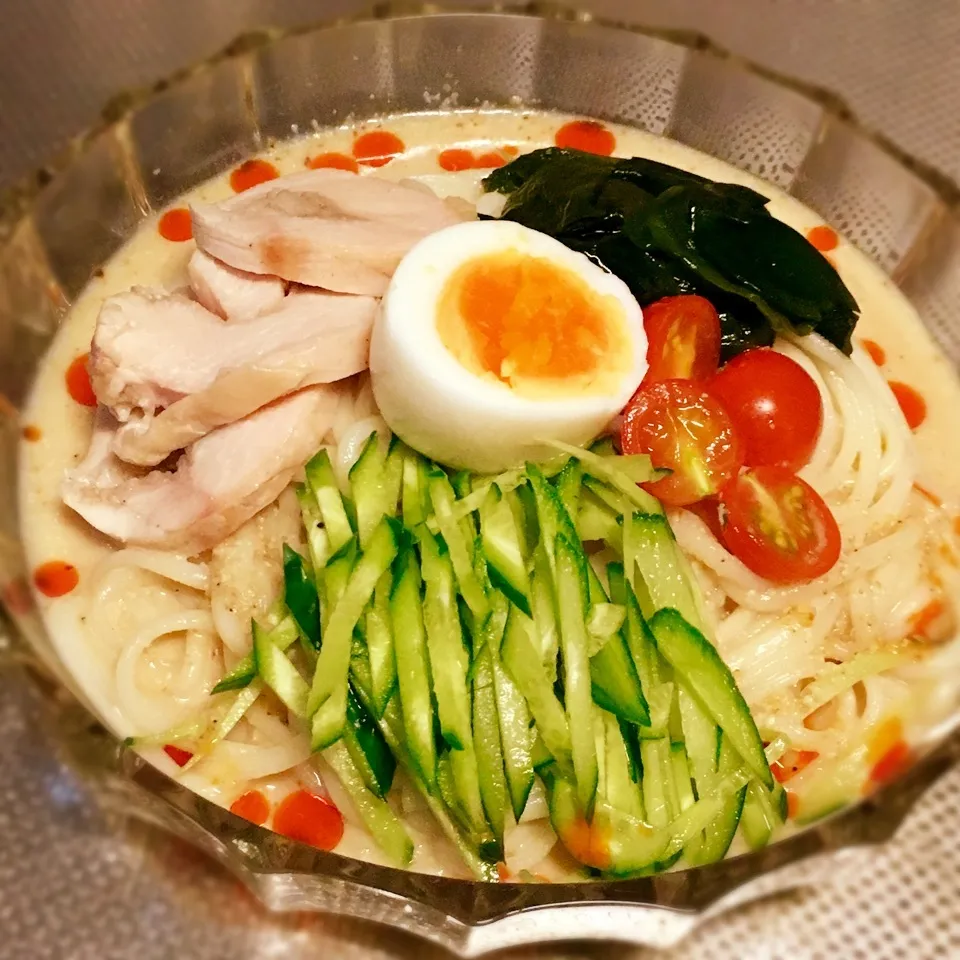 Snapdishの料理写真:冷やしごま豆乳うどん♪|あるぱかさん