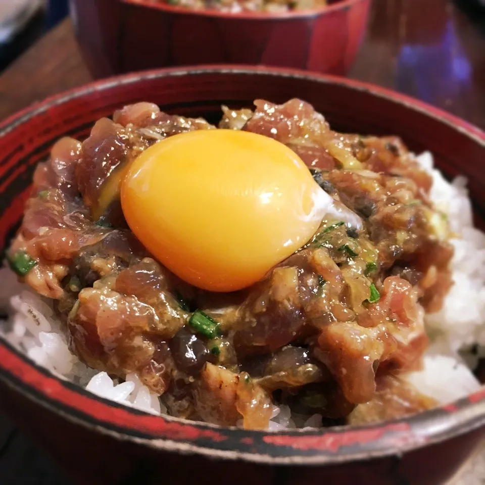 ピリ辛♡カツオのユッケ丼|あるぱかさん