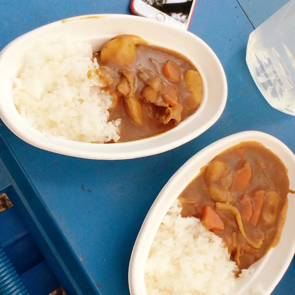 BBQで飯盒炊爨♡カレーライス|あるぱかさん